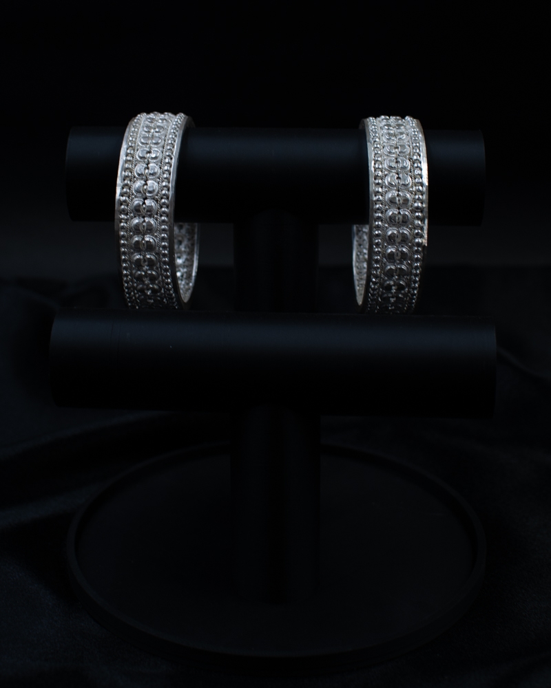 Silichung Bracelet pair in a dim front view