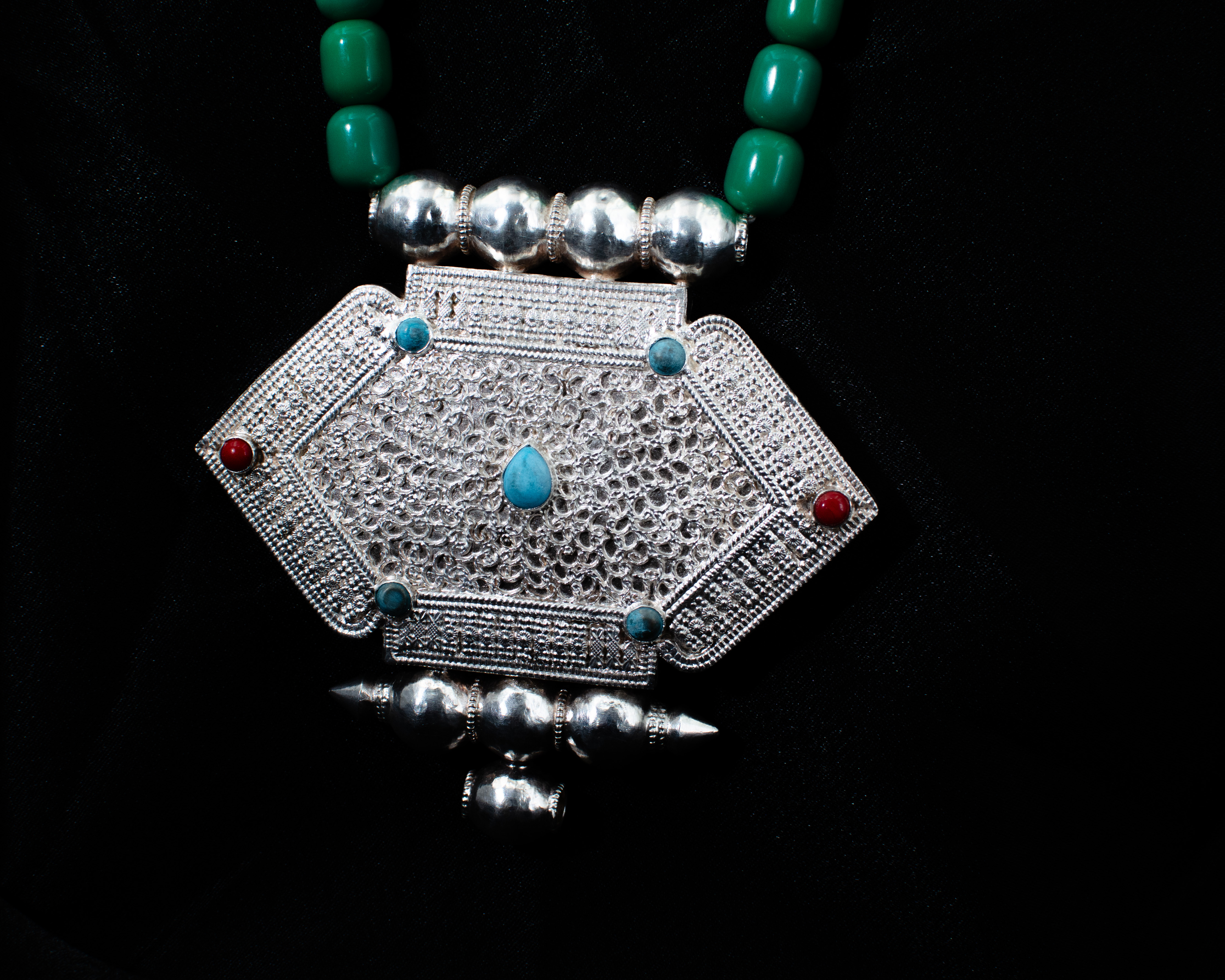 Suduk Mala necklace group detail view